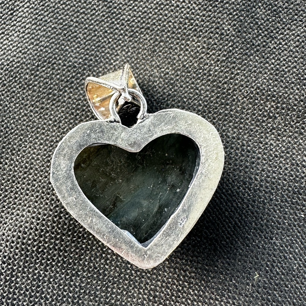 Heart-Shaped Labradorite Pendant Necklace in Blue-Green - Picture 2 of 3